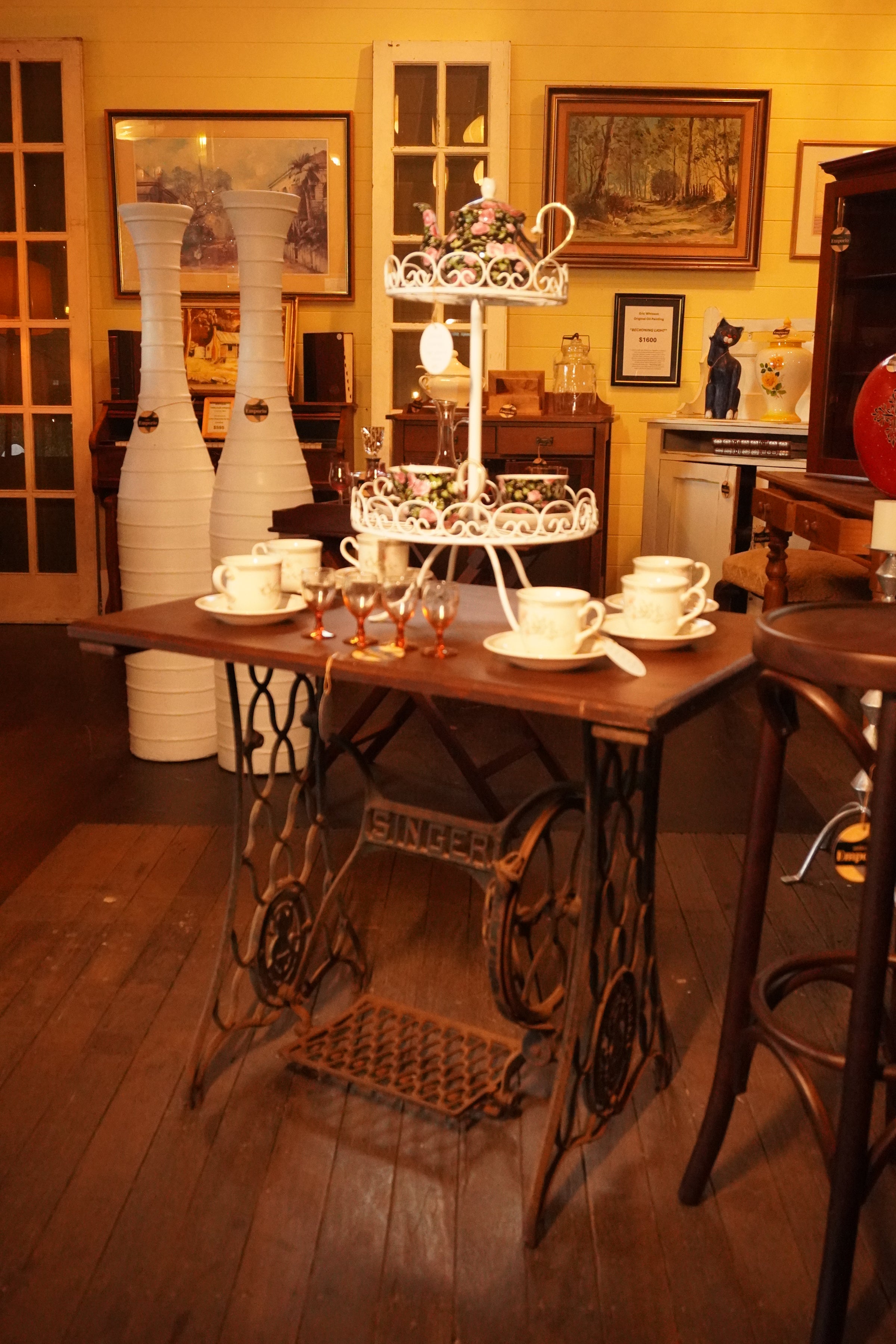 NAVARRO ARGUDO スペイン　ヴィンテージ　レザーシートチェア　① VINTAGE SPANISH NAVARRO ARGUDO CHAIRS | ANTICO EMPORIO